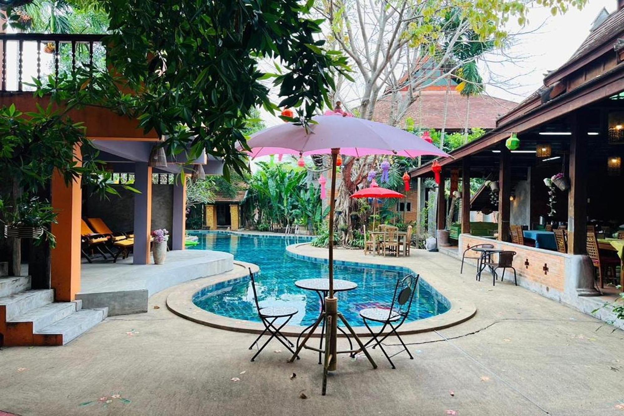 Amethyst Hotel Chiang Mai Exterior photo